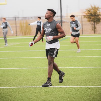 ||K-DUB|| ||#22 6'0 195|| ||40 Time: 4.68|| ||🥶🥶|| OLB @kwucoyotes🟣🟡