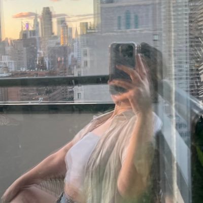 _sadnudes's profile picture. she/her | acab | lactose intolerant | pretty crier ✂️