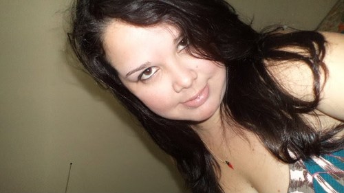 Sou simpática,divertida e amiga.Amo meus amigos e gosto muito de fazer as pessoas sorrirem.