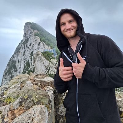 Ganz schön leer hier.
Twitch : https://t.co/sYNcDL7rlt
Youtube : https://t.co/GvyHC11WNb…