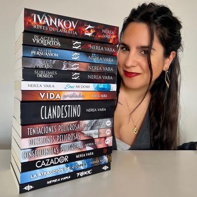 Escribo libros de mafias, romances prohibidos, personajes sobrenaturales y mucho más✨