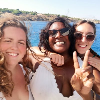 TharshaValerie's profile picture. invincible summer