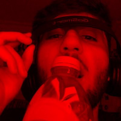 ozbekk_mertt's profile picture. Front-end Developer 🔥