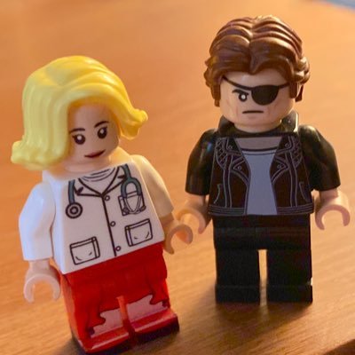 tv & theater nerd 🧼🎭 supercouple shipper & creative type who runs on green tea & anxiety. liberal user of GIFs. #DocksideatTheBay & #Gatecrashers cohost!🎙️