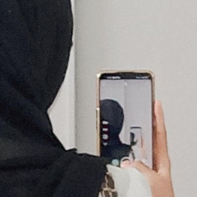 knwnzww's profile picture. What is wrong???