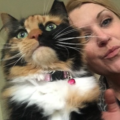 Carly_L1z's profile picture. 