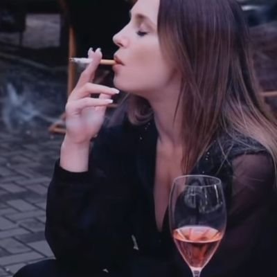 hoor_e_janat's profile picture. زندگی ایک ماتم کدہ ہے لاحاصل اور ناتمام حسرتوں کا