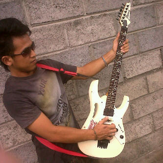 jangan cuma diliat ,sebaiknya di follow aja !!!!!
saya soundman dari Bagoes Studio Music and entertainment
jln tukad badung no 7 
pin BB : 21CB97C6