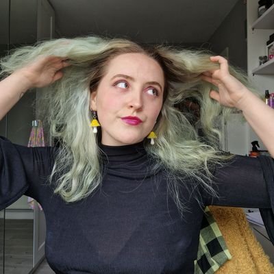 (she/her). Just blink-182 trash, that's all you need to know