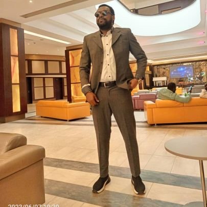 PHAraonALIBELLO's profile picture. ....fils de l'EAU,je suis à son image,je prends le FORME du vase dans lequel je me trouve....