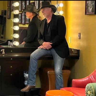 Hi My Name Is Randy Gray, I Am The Foundation Manager Of Your Favourite Country Singer TRACE ADKINS…Music Is Life 🎶 🔊 ❤️