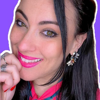 esperta social media & content • instagram & tik tok: @socialmediarockess