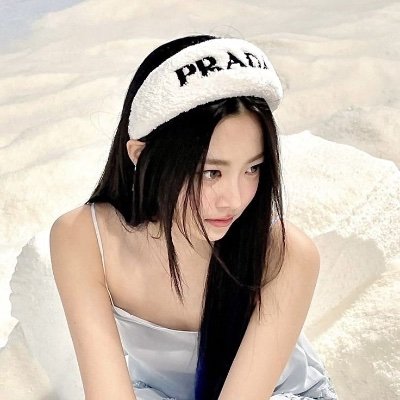 iiridessence's profile picture. 🐚