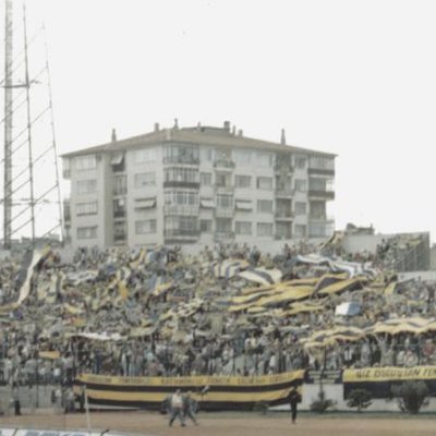 Bu hesapta @Fenerbahce Spor Kulübü'ne dair anılar içeren foto, video ve gazete kupürleri paylaşılacaktır. #Fenerbahçe #Nostalji