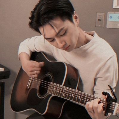 22, I'm an Aquarius I'm sorry, Yoongi marry me, enfp. ✨BTS - SKZ - ENHYPEN - TXT - MAMAMOO (e probabilmente a breve altro)✨