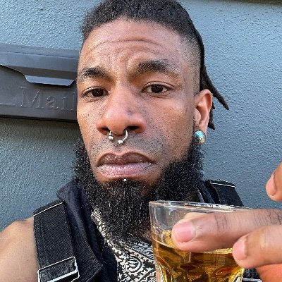 Socialist, aging hardcore punk former soldier/ Afghanistan/Iraq war combat vet nerd ass Nigga. Vet for Peace
He/him Batman if you’re nasty