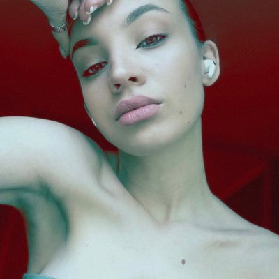 NFTkoshka's profile picture. Endless lines of a digital artist 🍃 https://t.co/zqOuIzA6AE