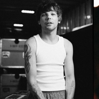 habitbh's profile picture. It’s not a bad life 🖤 25y | ela/dela *louie (+ larrie)