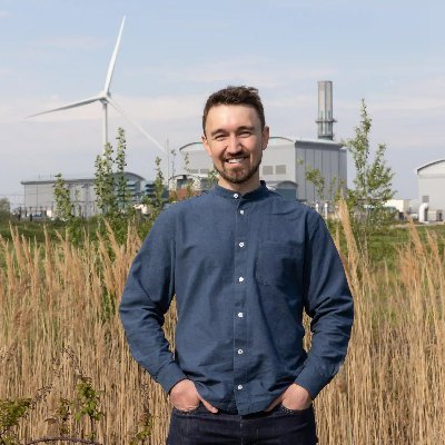 Renewable energy, cleantech and innovation advocate | Account Manager @GreenhouseComms.