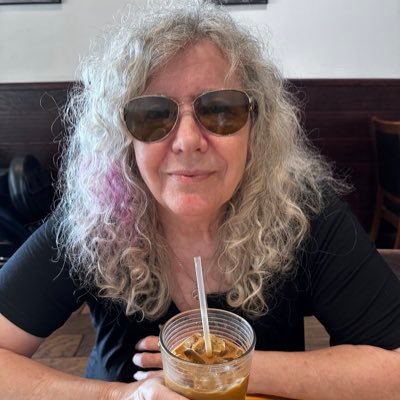 ilonapet's profile picture. Artist, Poet, gently sarcastic...Austria/DomRep/Argentina...naturalized US when it was a diff country ~FREE Palestine~Vote Blue...
SINTO SAUDADES