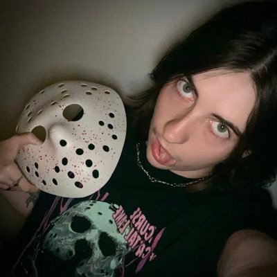 18+ or die 🔪 24 ⛓️ bi + vers 🖤 i only reply on OF ↓
