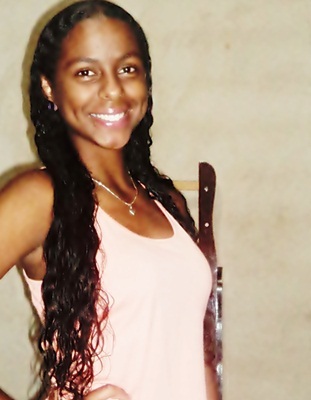 Levante a cabeça e irmão 
Não fique abatido 
Entregue sua vida em oração 
Deus está contigo (♪)