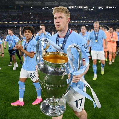 Cityzen 💙, ce club m'a fait sourire et pleurer, on reviendra toujours plus fort. 
CHAMPION D'EUROPE 💙 🏅 🏆 
 @ManCity 💙 @BelRedDevils