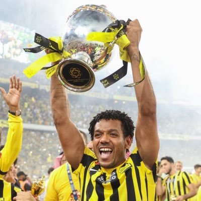 اتحادي العشق والجنون ومدريدي القلب وكفى 🖤💛🤍 💜 @realmadrid @ittihad