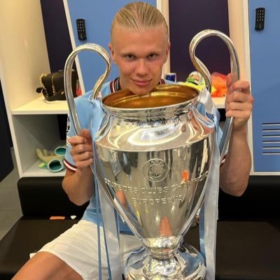 @Mancity CHAMPIONS OF EUROPE TREBLE CHAMPS💙💙 HAALAND AND MESSI ARE MY G.O.A.T.S Massive City fan SAW ME STAND THERE ALONE also a massive F1 fan @LewisHamilton