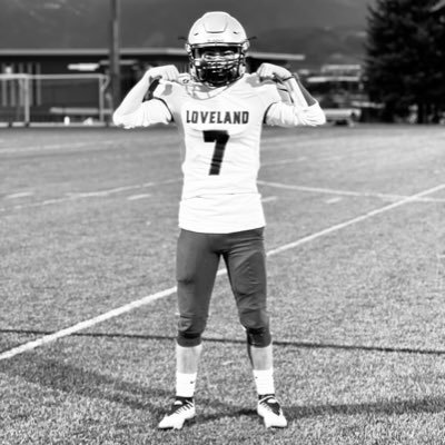 CO || LOVELAND HIGH SCHOOL ‘26 || FOOTBALL, TRACK || ATH || 5’8 145 || 40-4.6 : 10-.98 || Squat: 315 Bench: 205|| 🙏