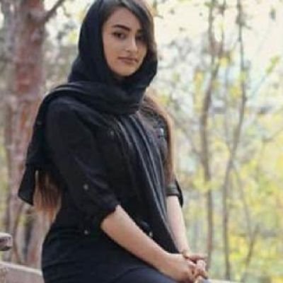 sarabaker007's profile picture. نوکر،خاک پا،پیش مرگ،دل داده و تنهای تنها همراه با یه مادر پیر و مریض...
A servant, a poor man, near death, heartbroken and alone with an old and sick mother..