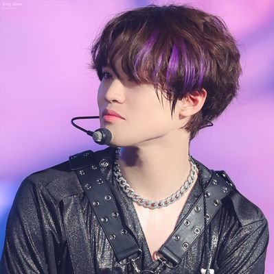 everything about jisung and my boyfriend.