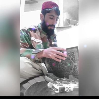 *په دیوال تکیه مه کوئ چې لویږي*
*په انسان تکیه مه کوئ چې بدلیږي*
*فقط په اللهﷻ تکیه وکړئ*
*چې نه لویږي او نه بدلیږي !!*
0783417761