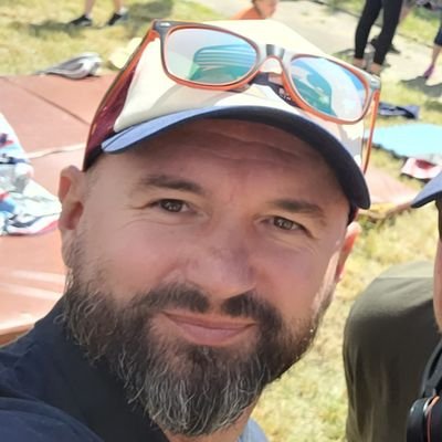 MichaKoder1's profile picture. całe nieszczęście świata bierze się z religii i wiary zamiast wiedzy.