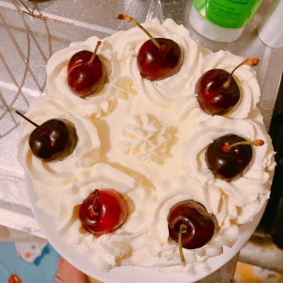 poiure_sym's profile picture. おいしさの記憶、かわいさの記憶