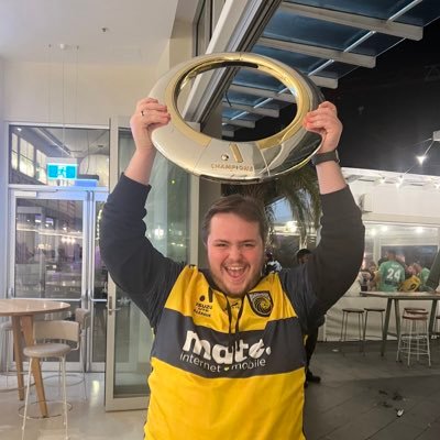 Lover of sports ⚽️🏇🏉🏀🏒🏏 From Central coast, NSW living in Melbourne - 💛💙-🖤🤍-💙❤️