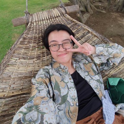 floating around • views here are my own • she/they • #DefendPressFreedom