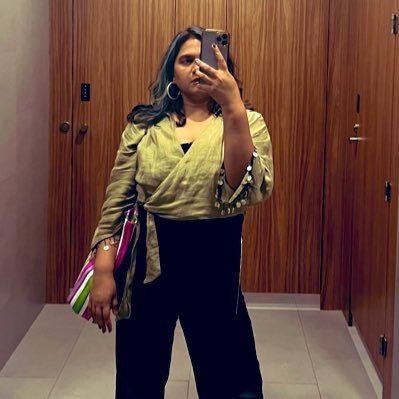 Wanderer| Lover | Daughter l YOLO-ER| Personality Defining Emojis 🥳🤦🏽‍♀️| Tweets are Personal