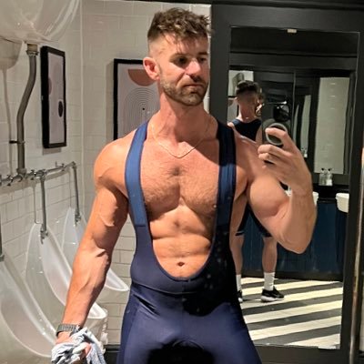 Friendly and confident guy who enjoys travel, the gym, and showing off. I'm passionate and love connection. Check out my OF 😉