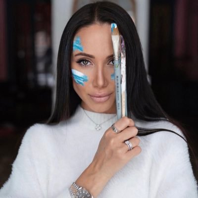 Hollylaymanarts's profile picture. Female Artist 👩‍🎨🖼️ Oil painting 🎨