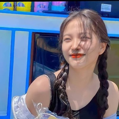 rvvisualabc's profile picture. همون چتری ینا عم