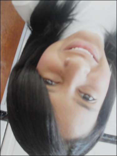 conheçida como thininha , tenho 15 anos  , quer saber o restto ?  me segue que eu tte sigo de voltta (: