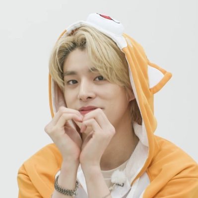 Connie942111511's profile picture. she/her 💜