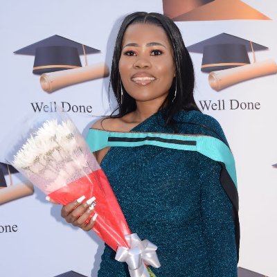 Toolee_96's profile picture. Educator👩🎓2023,Journo🎓2019,God🙏