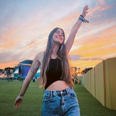 Gestora Cultural y Social Media Manager de profesión. Fangirl de vocación 💖.