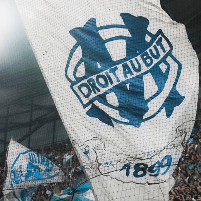 Ne Jamais rien lâcher pour l’amour du maillot 💪🏽🌋 Marseillais et Supporteur de l’OM jusqu’à la mort! Fière d’être marseillais de naissance👶🏽FB 🔁la #TeamOM