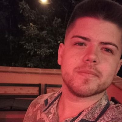 Actor, cantante, domador de perros, escritor, chef. Y mentiroso.
only : https://t.co/CbiPMdCr2E