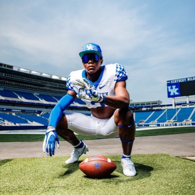 Lb @Ukfootball Email: antwanbsmith@gmail.com Ig:only1.smitty