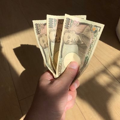 競馬、競艇、パチンコ、スロット、仮想通貨を色々教わっていく中で、人の醜い欲や罠にはまり圧倒的に養分化。最近はポーカーにハマってます。