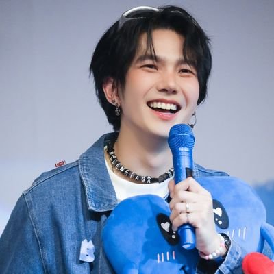 Lia75612389's profile picture. 💙🖤